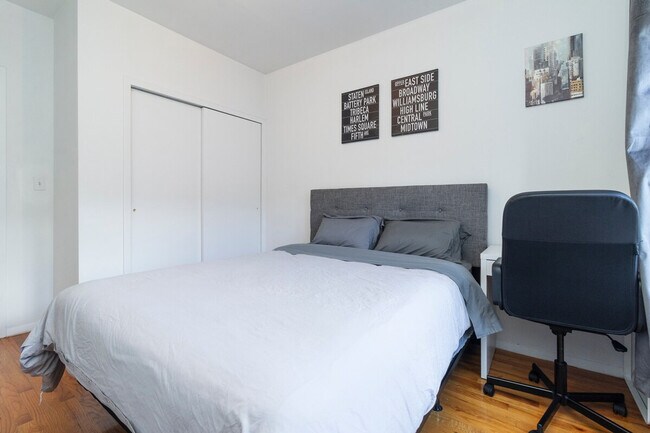 Foto del edificio - 319 E 95th St