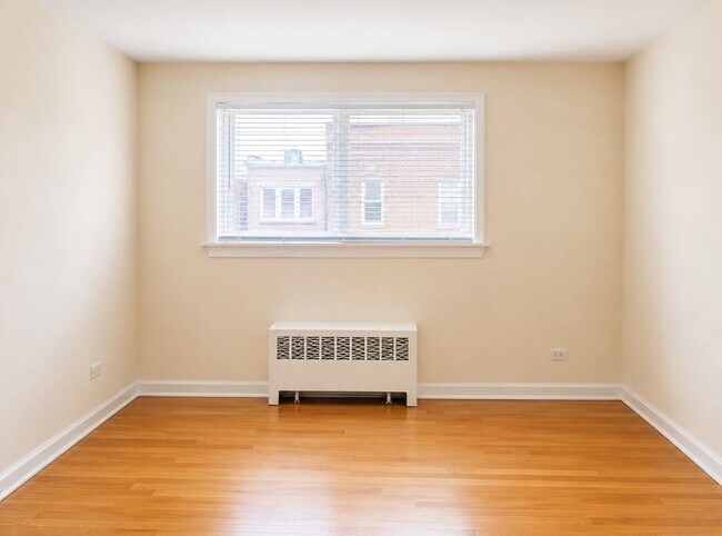 Foto del edificio - 6130 N Seeley Ave