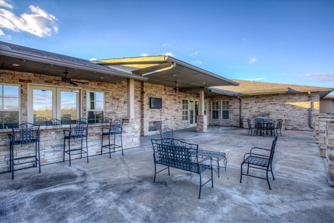 Building Photo - 3RD FLOOR CONDO IN SKYROCK WITH A VIEW!