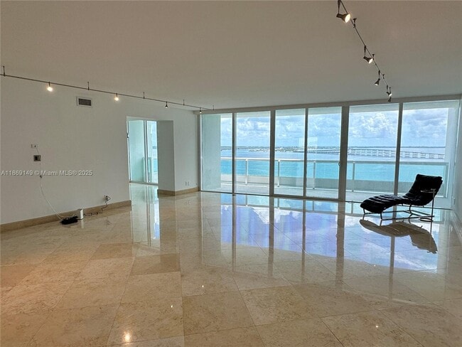 Foto del edificio - 1643 Brickell Ave