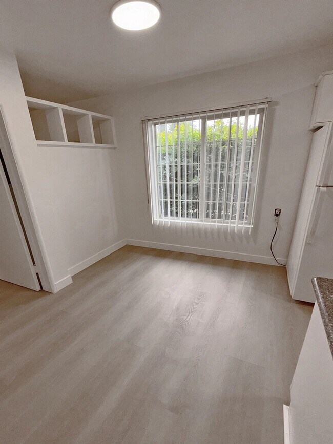 Foto del edificio - 4402 Mammoth Ave