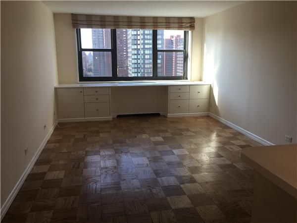 Foto principal - 350 E 93rd St