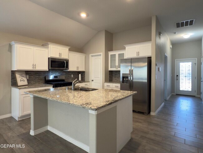 Building Photo - 13877 Paseo Perlas Dr