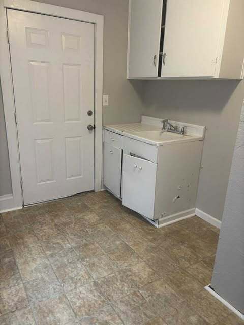 Building Photo - 319 E Dundee St