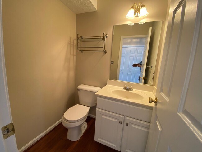 Foto del edificio - 253 Mulberry Cir