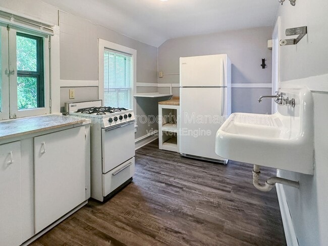 Foto del edificio - 642 Cherry St SE