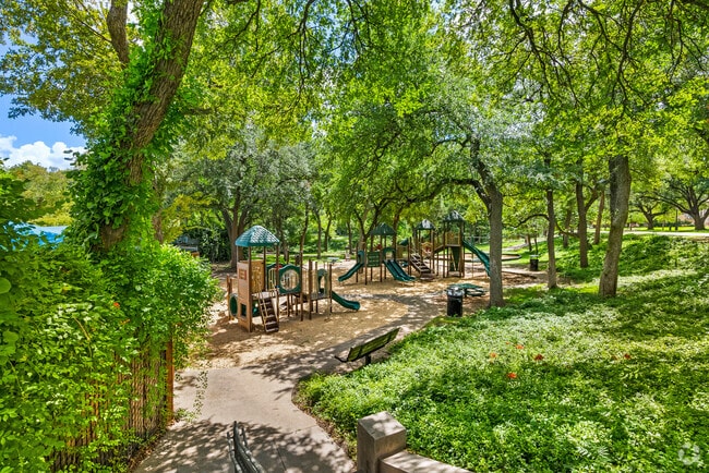 Highland Park's Davis Park offers an inviting landscape for children and adults to enjoy.