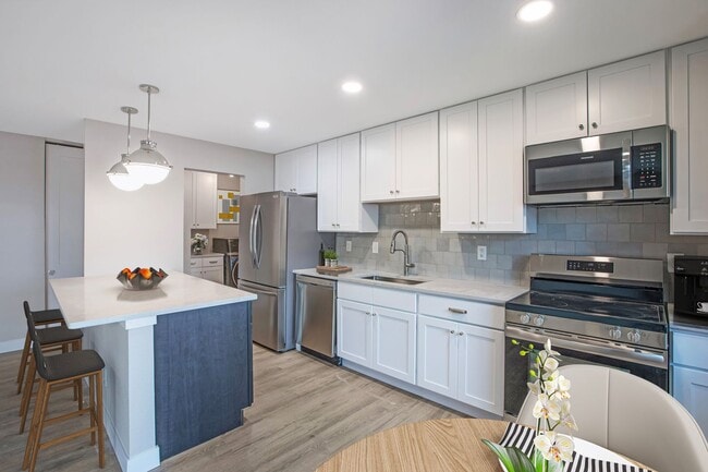 Interior Photo - Excelsior Shores