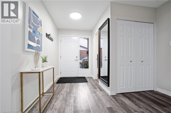 Photo du bâtiment - 770 Fanshawe Park Rd E