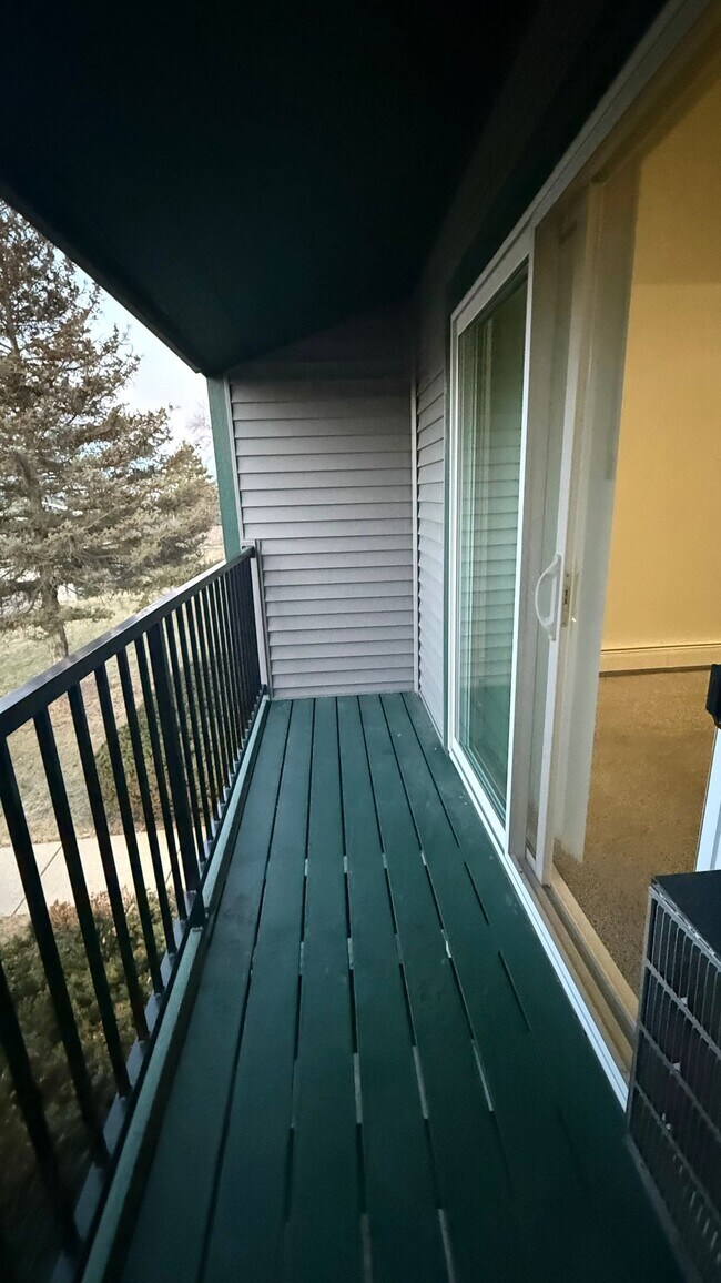 Foto del edificio - Upper 2 Bedroom - Elkhorn Village Apartments – Comfortable Living, Everyday Convenience