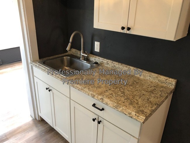 Foto del edificio - 4605 Harrison St