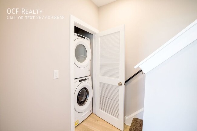 Building Photo - 129 S 49th St