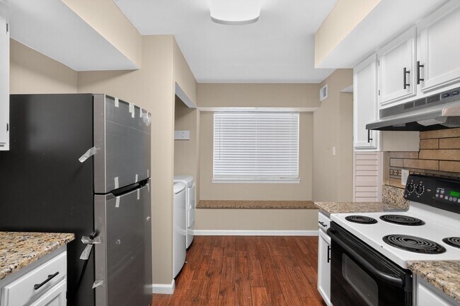 Foto del edificio - 6701 Dickens Ferry Rd