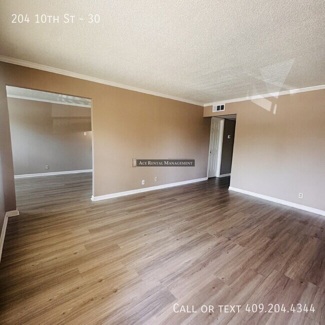 Foto del edificio - 204 N 10th St