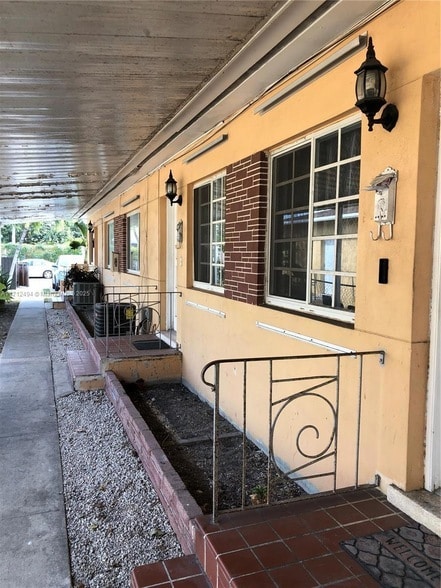 Foto principal - 751 SW 10th St