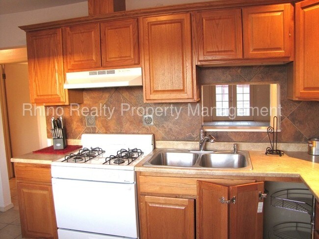 Building Photo - 1518 Altez St NE