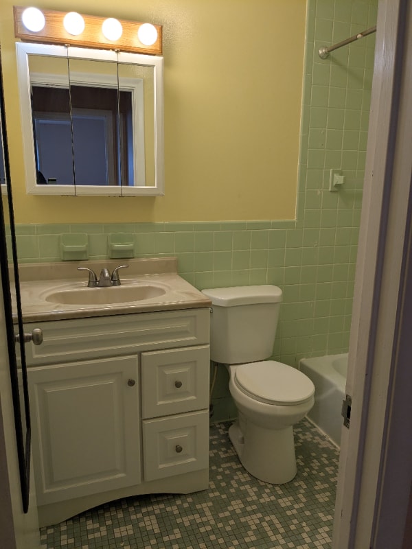 Foto del edificio - 12 Thompson Rd