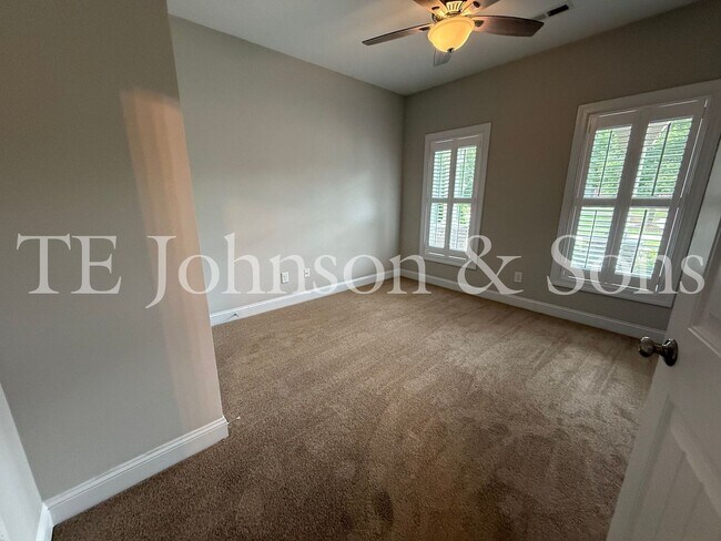 Building Photo - Beautifully Appointed Home in Clemmons