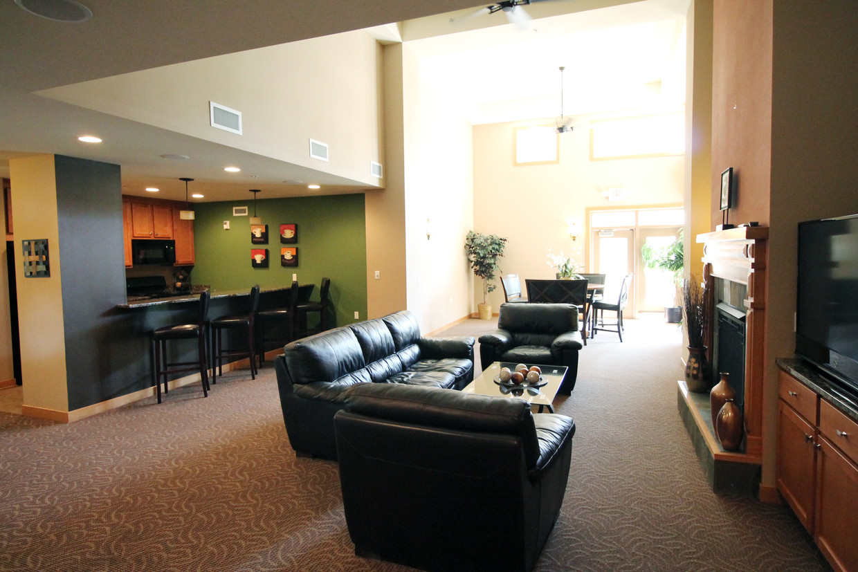 Primary Photo - 9404 Dregers Way