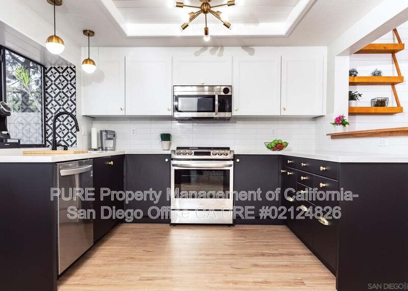 Primary Photo - 15677 Via Calanova