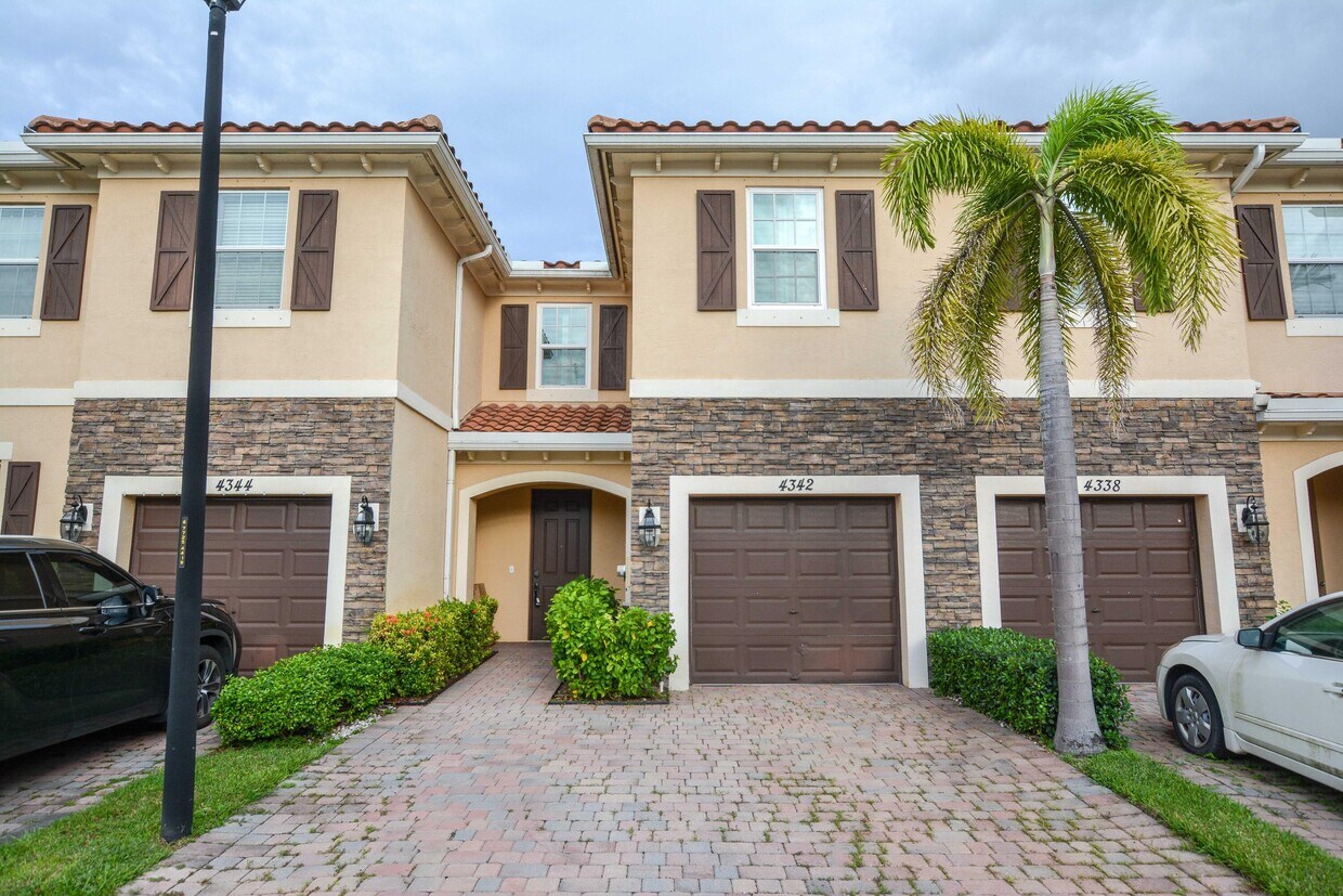 Primary Photo - 4342 Brewster Ln