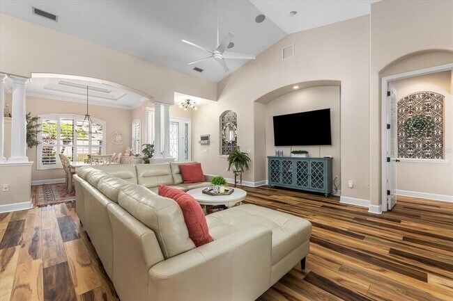Building Photo - 14261 Sundial Pl