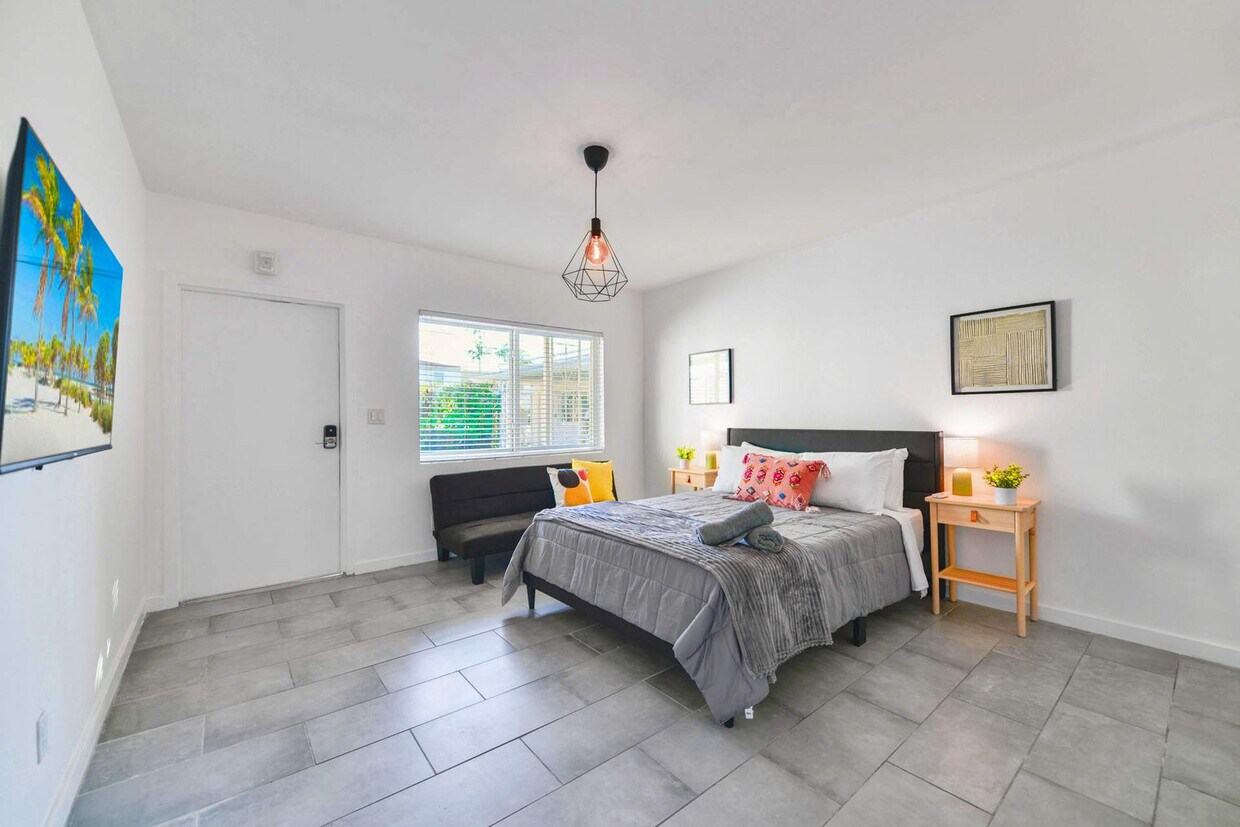 Foto principal - 515 NE 82nd St