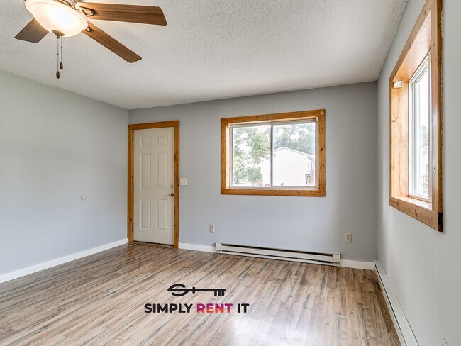 Foto del edificio - Sunset Ave 3 Bedroom Duplex in Kelley, IA
