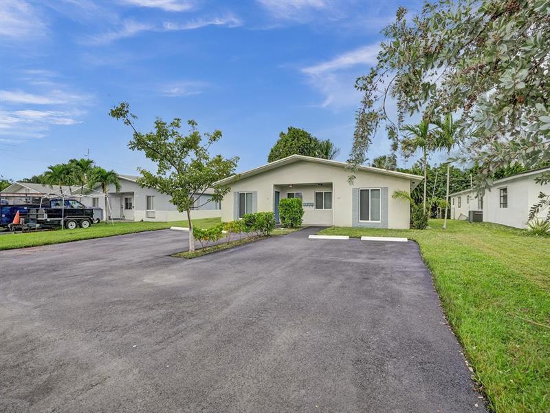 Foto principal - 829 SW 14th St