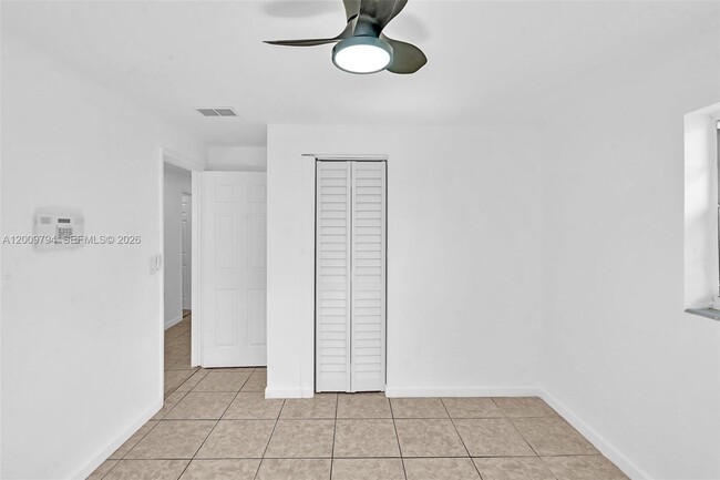 Building Photo - 4156 SW 49th Ct