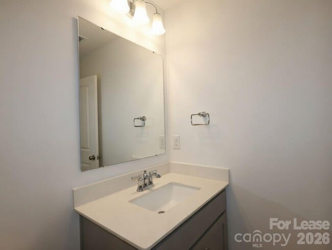 Foto del edificio - 765 Lock Haven Dr NW