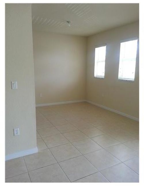 Foto del edificio - 11201 NW 89th St