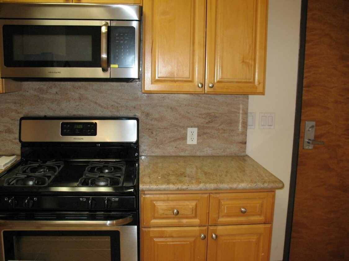 Primary Photo - 316 S New Hampshire Ave