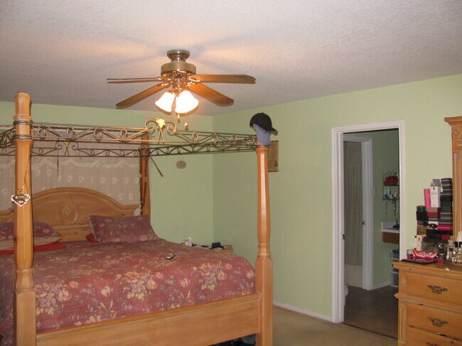 Building Photo - 10839 Bradford Way Dr