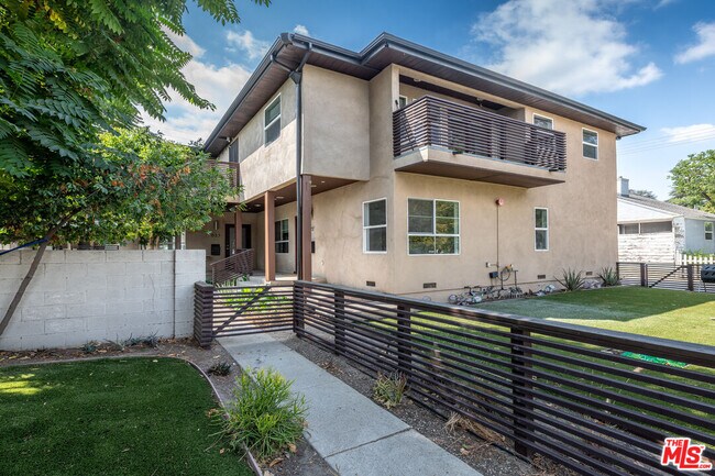 Foto del edificio - 627 N Niagara St
