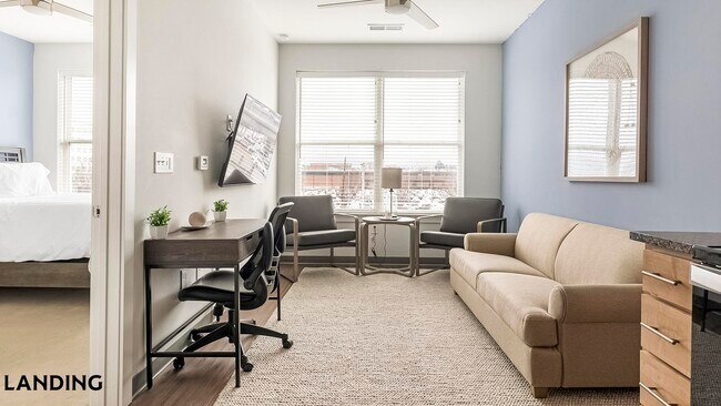 Building Photo - 302 13th St S