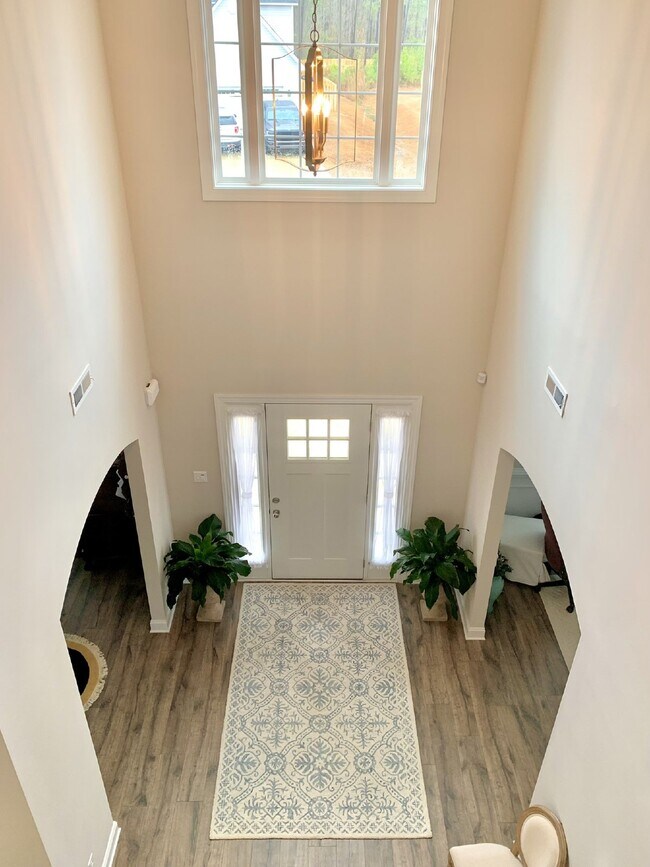 Foto del edificio - Beautiful 4 Bedroom Home - 104 Colonial Po...