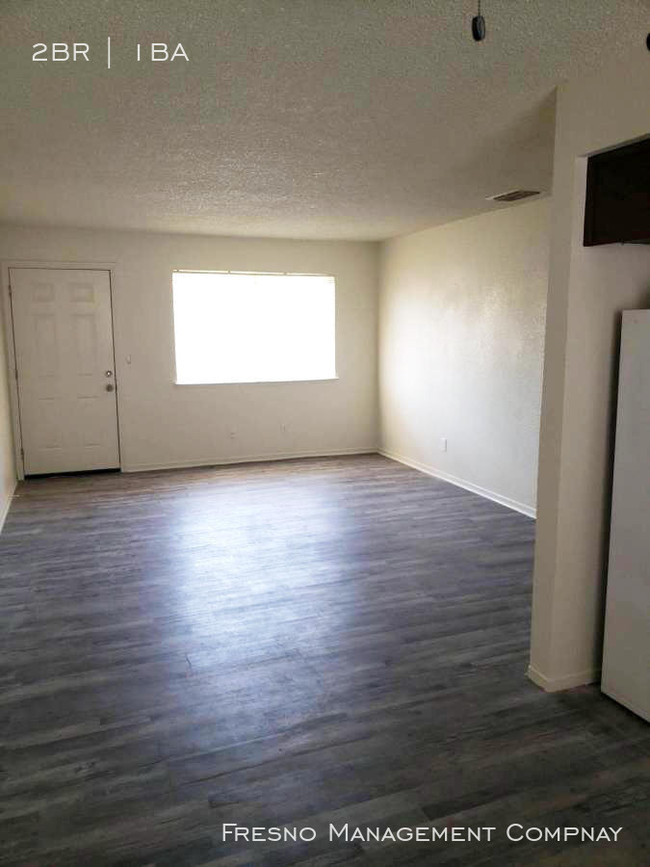 Foto del edificio - 4837 E Lane Ave