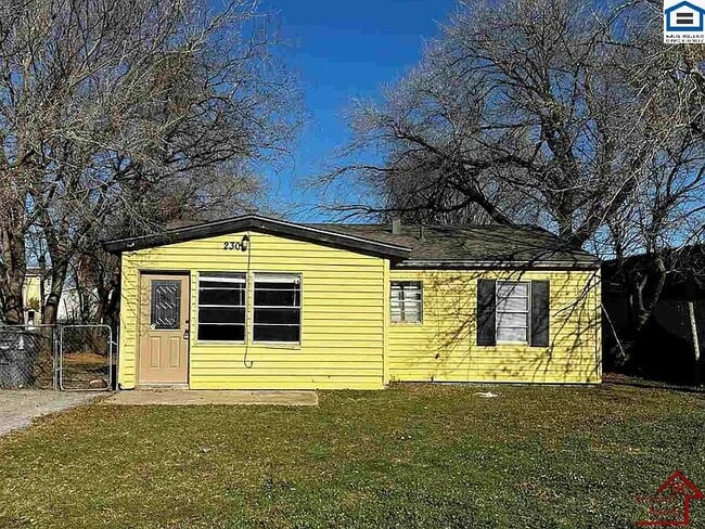Building Photo - 2309 SW I Ave