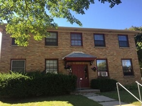 Building Photo - 205 S 65th St