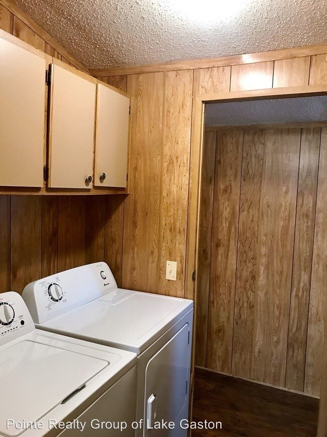 Building Photo - 2 br, 2 bath House - 409 Beechwood Dr.