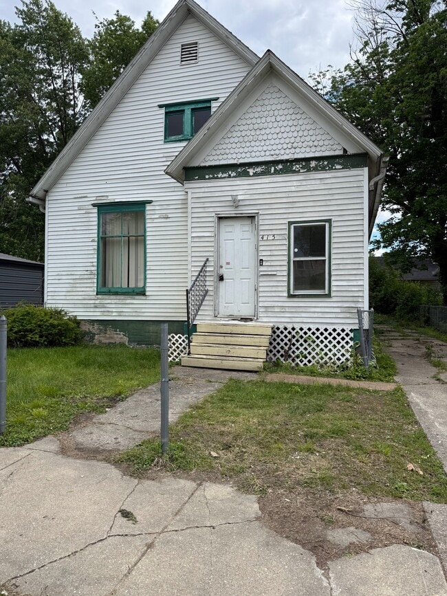 Building Photo - 415 E Division St