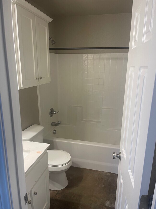 Building Photo - 133 Quail Meadows Dr