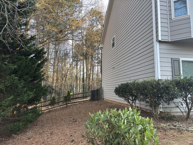 Foto del edificio - 3410 Camens Ct NE