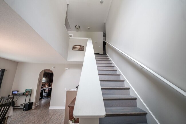 Foto del edificio - Coming Available!
