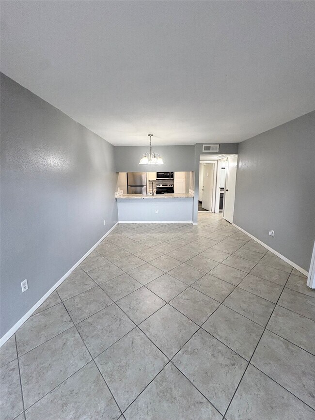 Foto del edificio - 3015 Walnut Bend Ln