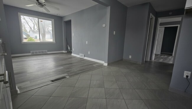 Foto del edificio - 2215 Welworth Ave