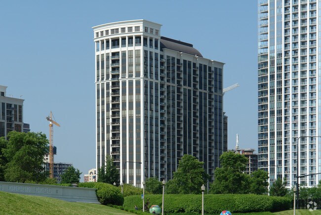 Building Photo - Mueseum Park Tower III