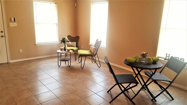 Building Photo - 3008 Diamondhead - 2