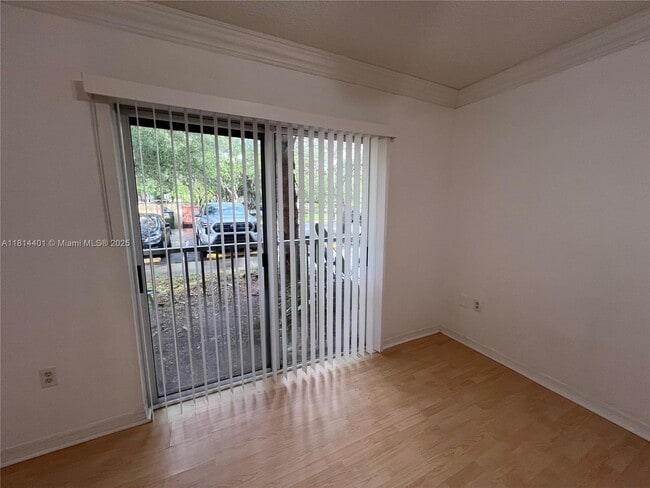 Building Photo - 9907 Westwood Dr